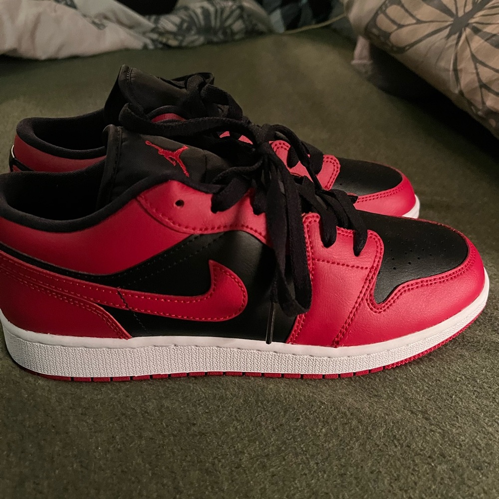 Jordan 1 low reverse bred